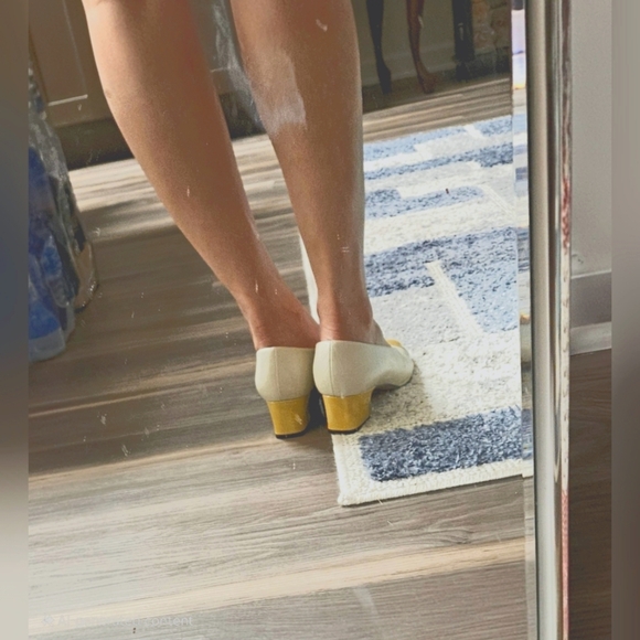 Vintage Etienne Aigner Leather Cap Toe Pump Shoes Heel  Yellow,Cream Size 7 - Picture 2 of 12